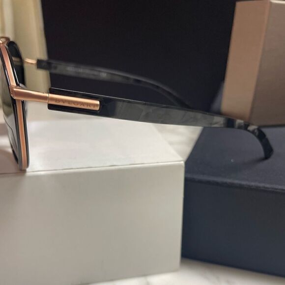 NIB Aviator Bvlgari Sunglasses  - Picture 2 of 10